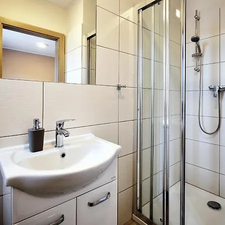 Baltic Vibes - Goscinne Semesterpark Kołobrzeg